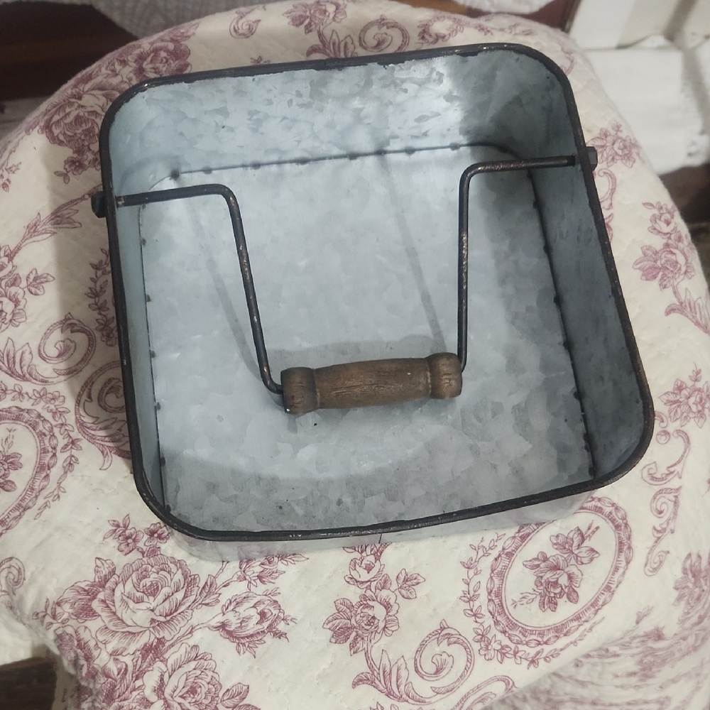 Galvanized Metal Picnic Napkin Caddy with Wooden Handle - Rustic Home Dining